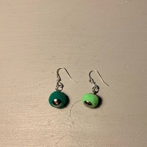 cute mismatch dark and light green earrings!